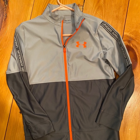 Under Armour Other - Boys Under Armour Zip up sweatshirt Youth Medium